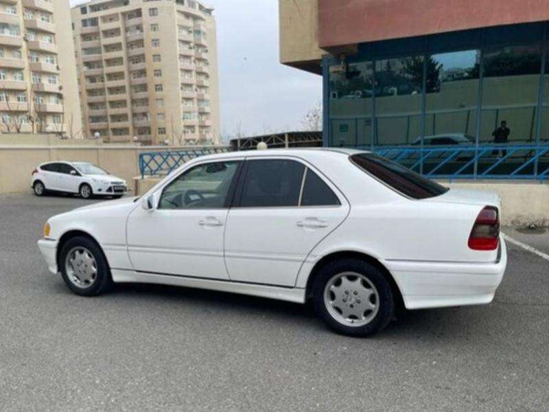 Mercedes C 230, 1998 il, 2.3 L, 379 952 km
