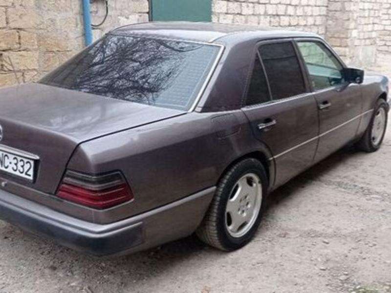 Mercedes 307 D, 1994 il, 3.0 L, 249 997 km