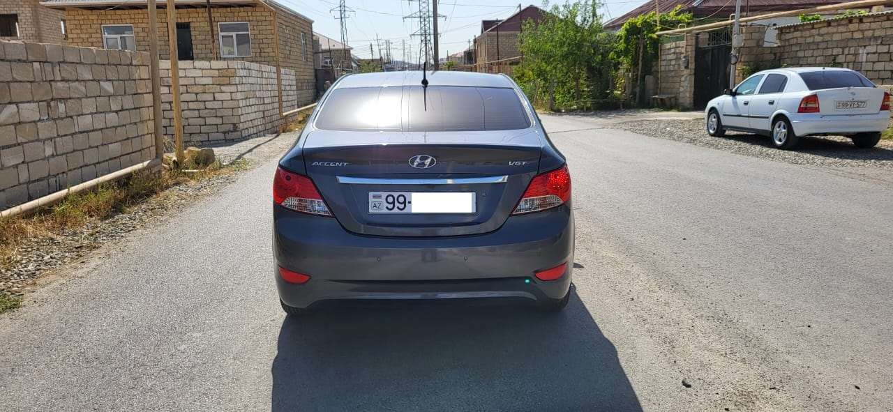 Hyundai Accent, 2011 il, 1.6 L, 64 000 km