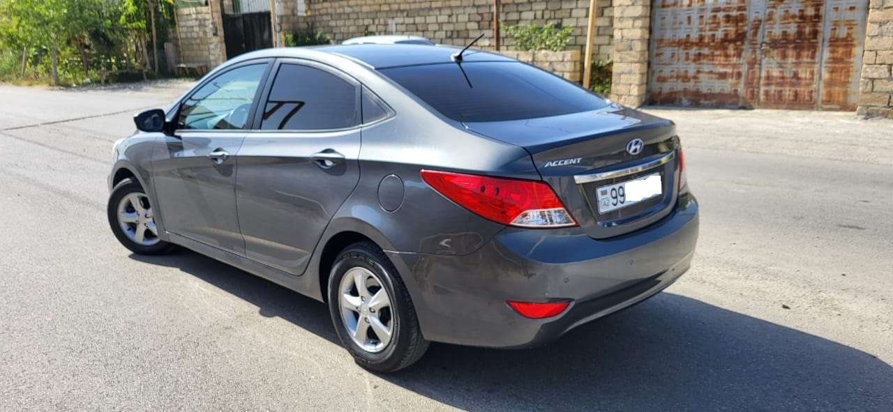 Hyundai Accent, 2011 il, 1.6 L, 64 000 km