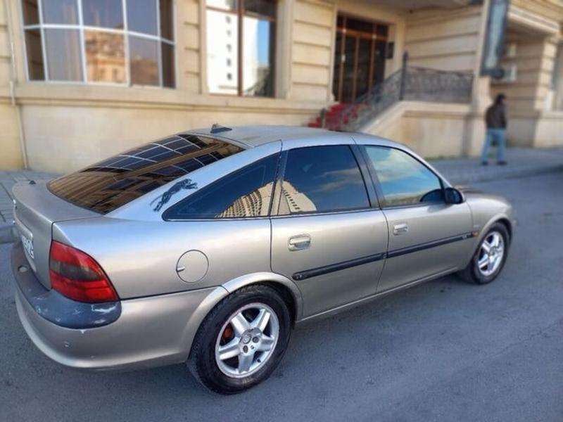 Opel Vectra, 1996 il, 1.8 L, 450 000 km