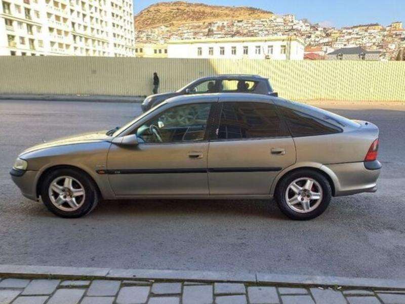 Opel Vectra, 1996 il, 1.8 L, 450 000 km