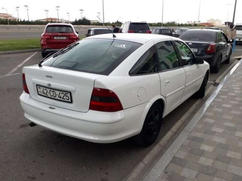 Opel Vectra, 1997 il, 2.0 L, 300 000 km