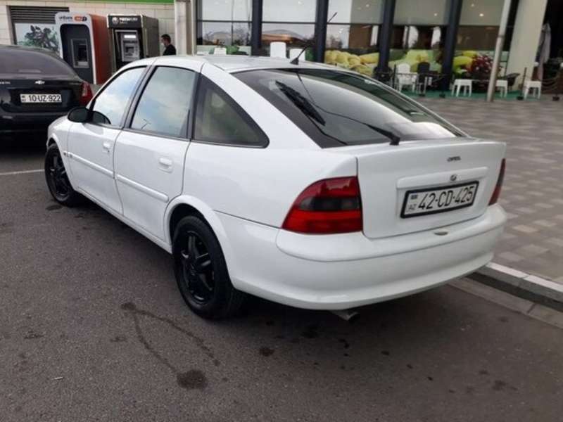 Opel Vectra, 1997 il, 2.0 L, 300 000 km