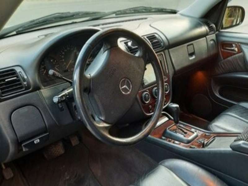 Mercedes ML 270, 2004 il, 2.7 L, 250 000 km