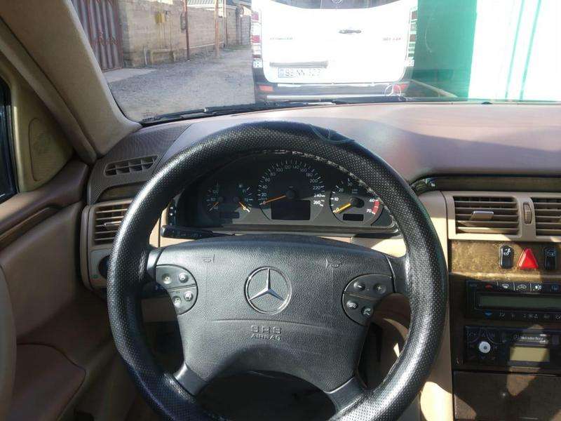 Mercedes E 200, 2000 il, 2.0 L, 251 618 km