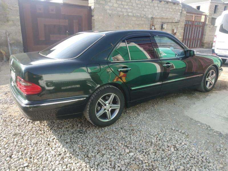 Mercedes E 200, 2000 il, 2.0 L, 251 618 km