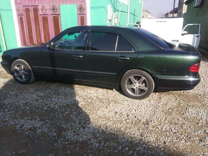 Mercedes E 200, 2000 il, 2.0 L, 251 618 km