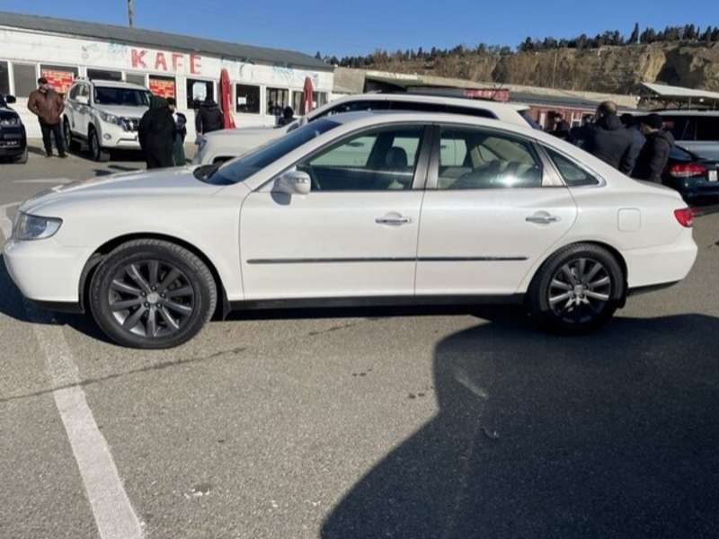 Hyundai Grandeur, 2008 il, 2.7 L, 226 000 km