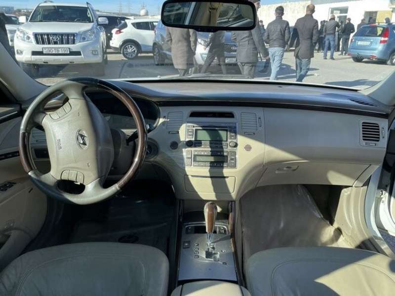 Hyundai Grandeur, 2008 il, 2.7 L, 226 000 km