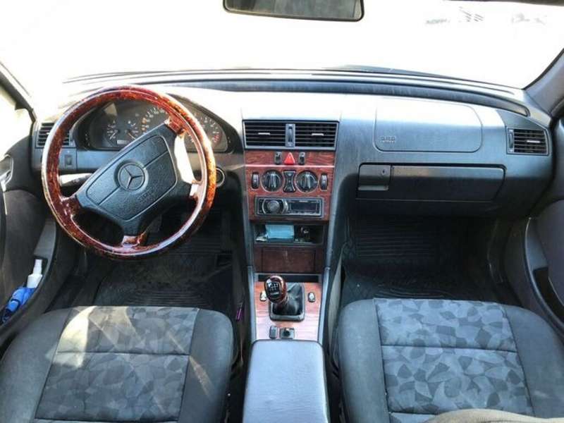 Mercedes C 180, 1998 il, 1.8 L, 296 000 km