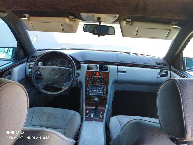 Mercedes E 230, 1995 il, 2.3 L, 360 000 km