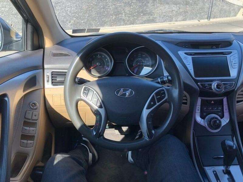 Hyundai Elantra, 2011 il, 1.8 L, 109 000 km
