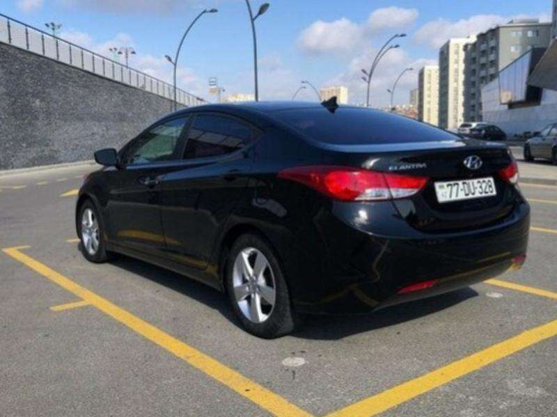 Hyundai Elantra, 2011 il, 1.8 L, 109 000 km