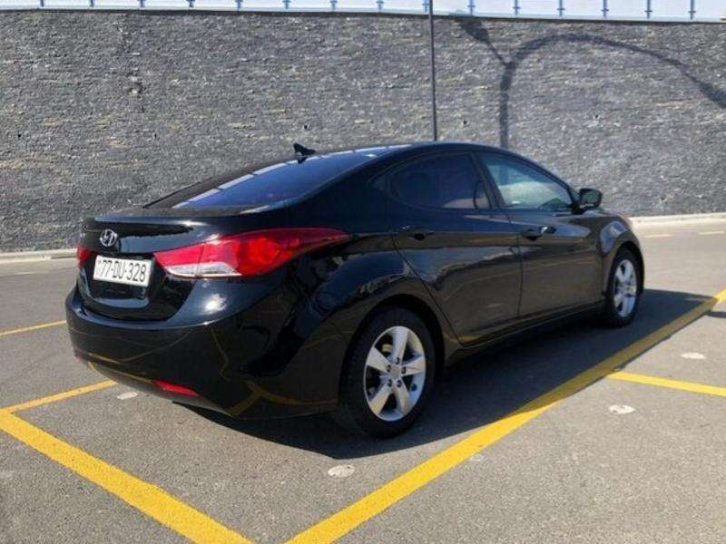 Hyundai Elantra, 2011 il, 1.8 L, 109 000 km