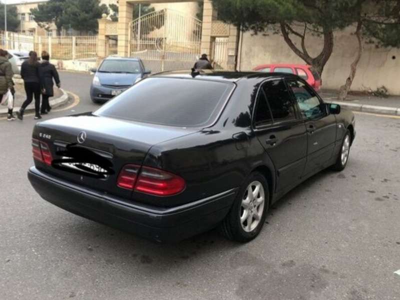Mercedes E 240, 1998 il, 2.4 L, 321 500 km