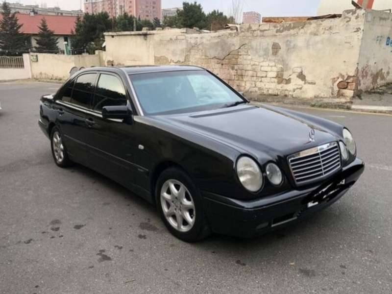 Mercedes E 240, 1998 il, 2.4 L, 321 500 km