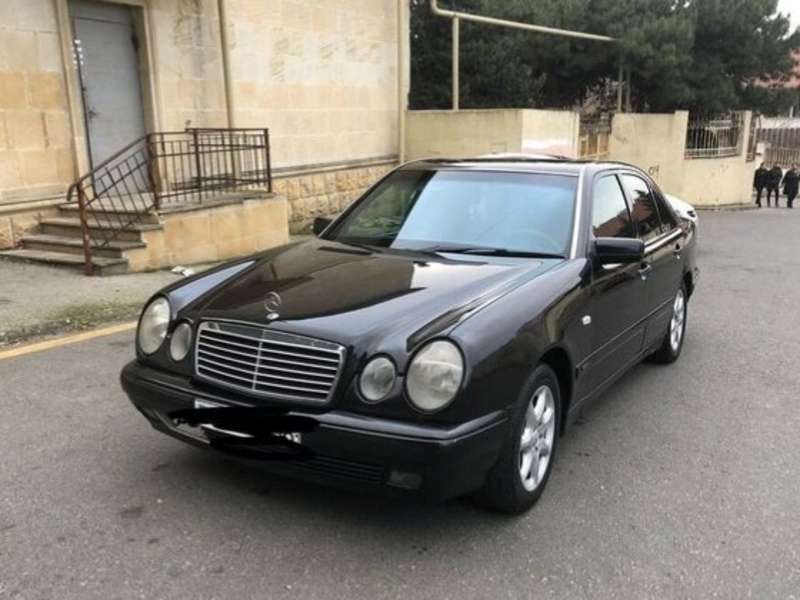 Mercedes E 240, 1998 il, 2.4 L, 321 500 km