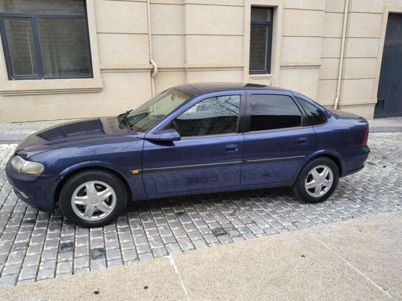 Opel Vectra, 1996 il, 2.0 L, 320 563 km
