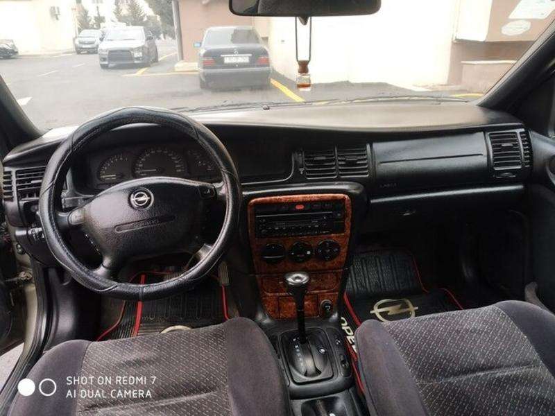 Opel Vectra, 1997 il, 2.0 L, 290 000 km