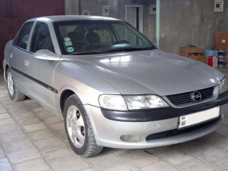Opel Vectra, 1997 il, 1.8 L, 300 000 km