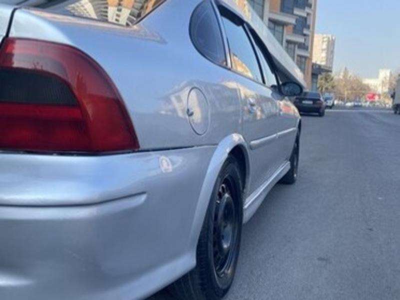 Opel Vectra, 1999 il, 2.0 L, 298 000 km