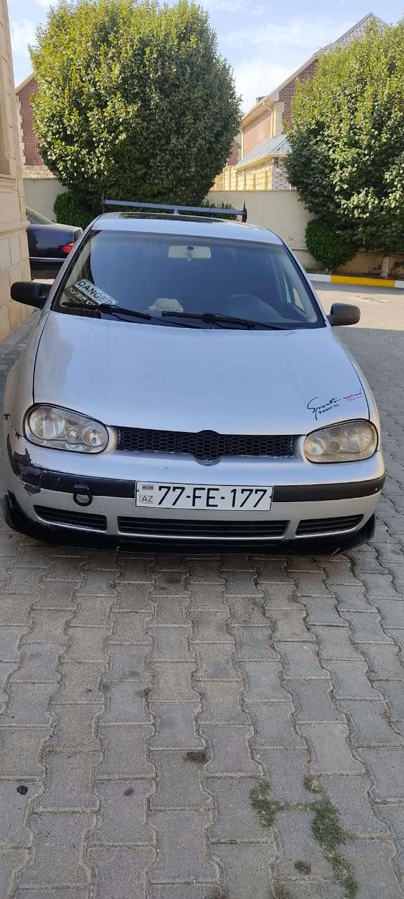 Volkswagen Golf, 2003 il, 0.2 L, 250 000 km