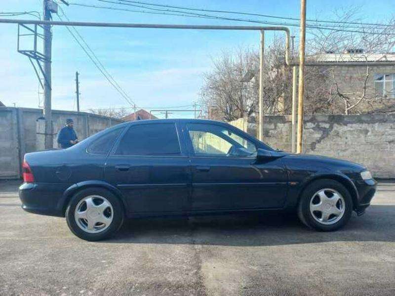 Opel Vectra, 1998 il, 1.8 L, 250 000 km