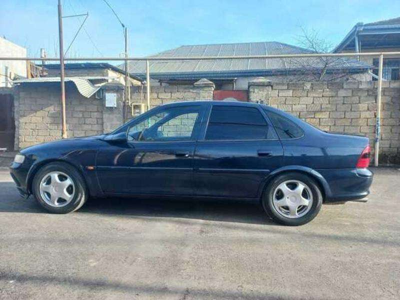 Opel Vectra, 1998 il, 1.8 L, 250 000 km
