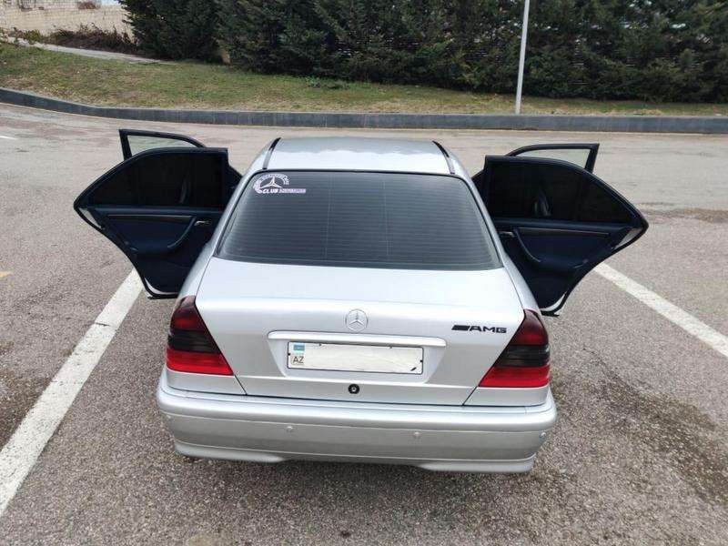 Mercedes C 230, 1998 il, 2.3 L, 286 600 km