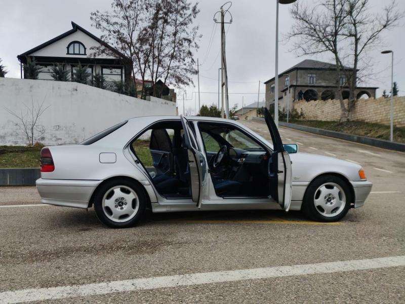 Mercedes C 230, 1998 il, 2.3 L, 286 600 km