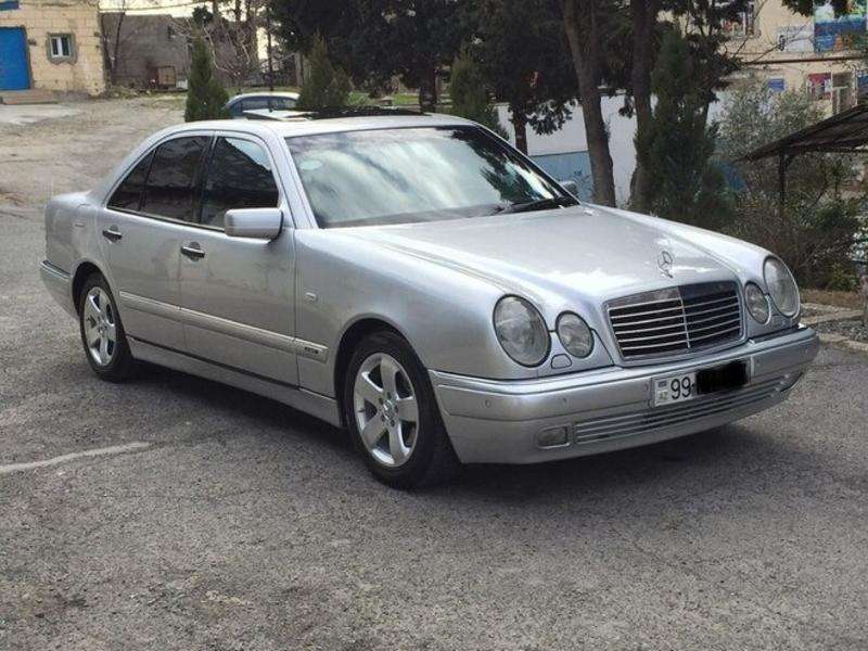 Mercedes E 240, 1998 il, 2.4 L, 212 000 km