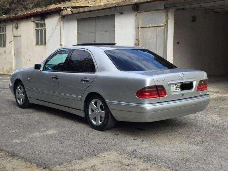 Mercedes E 240, 1998 il, 2.4 L, 212 000 km