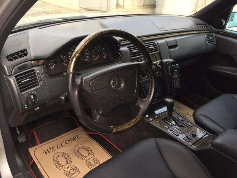 Mercedes E 240, 1998 il, 2.4 L, 212 000 km