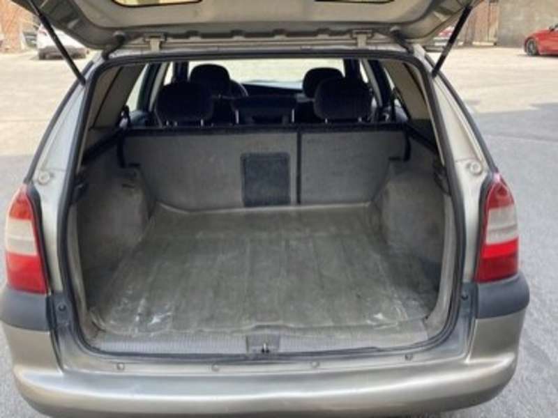 Opel Vectra, 1999 il, 2.0 L, 240 000 km
