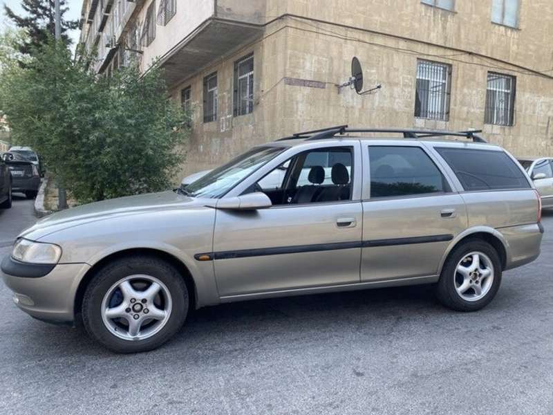 Opel Vectra, 1999 il, 2.0 L, 240 000 km