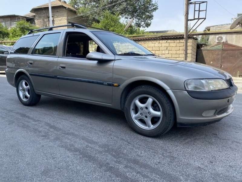 Opel Vectra, 1999 il, 2.0 L, 240 000 km