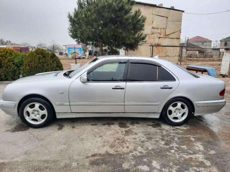 Mercedes E 240, 1998 il, 2.4 L, 510 000 km