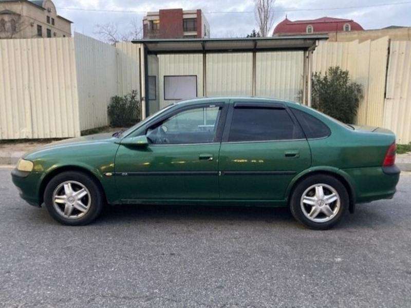 Opel Vectra, 1997 il, 1.8 L, 330 000 km