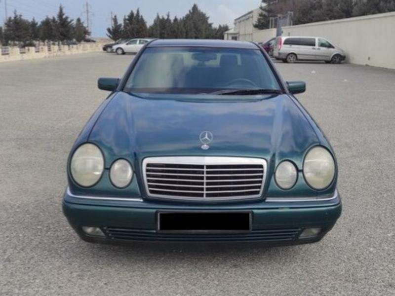 Mercedes E 200, 1996 il, 2.0 L, 378 545 km