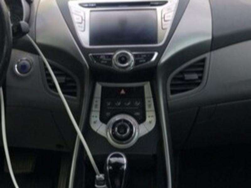 Hyundai Elantra, 2011 il, 1.8 L, 115 000 km