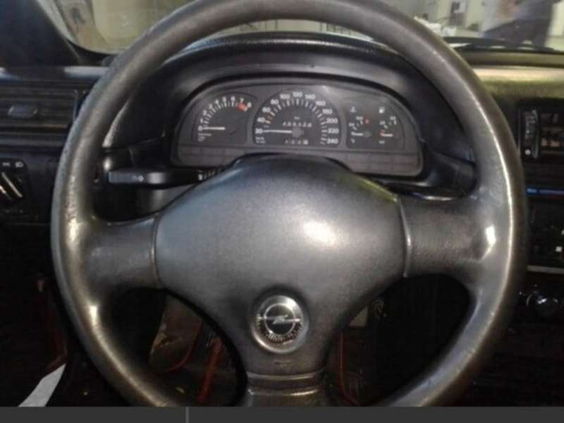 Opel Vectra, 1995 il, 1.6 L, 261 000 km