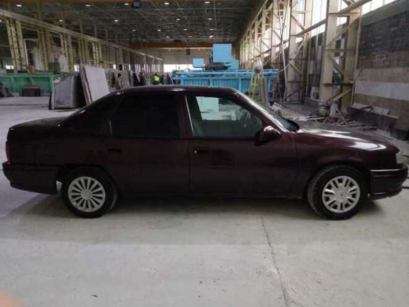 Opel Vectra, 1995 il, 1.6 L, 261 000 km
