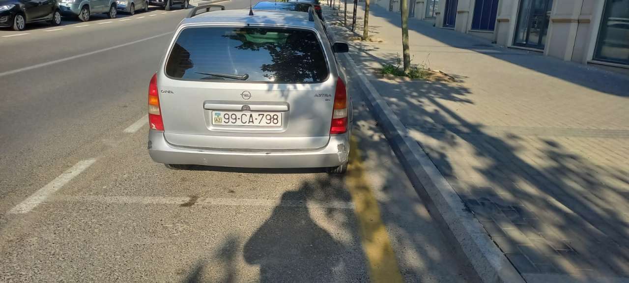 Opel Astra, 2000 il, 1.6 L, 300 000 km