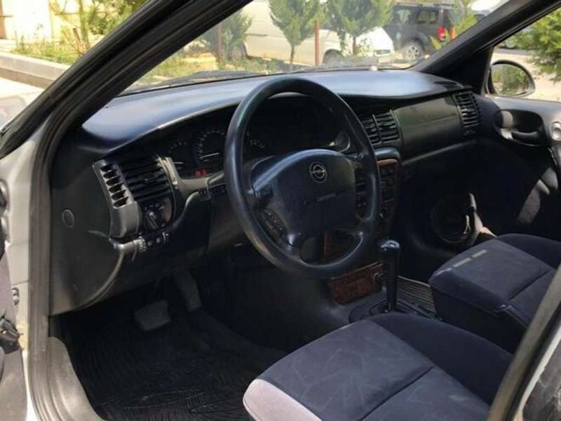 Opel Vectra, 1995 il, 2.0 L, 300 000 km