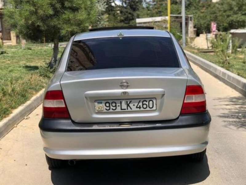 Opel Vectra, 1995 il, 2.0 L, 300 000 km