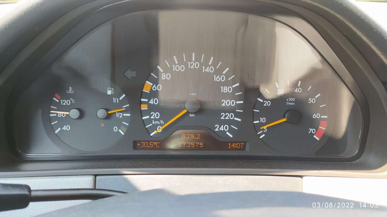 Mercedes E 240, 1999 il, 2.4 L, 274 000 km