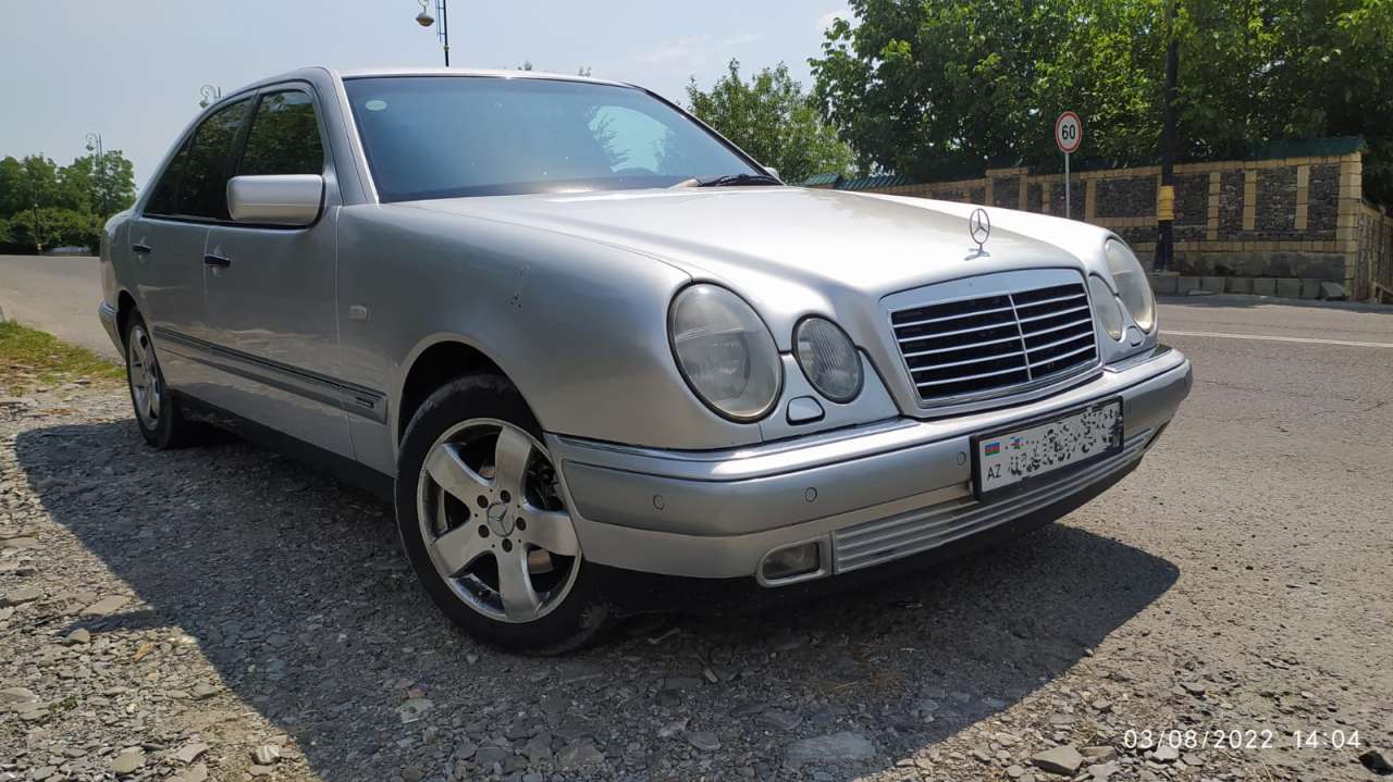 Mercedes E 240, 1999 il, 2.4 L, 274 000 km