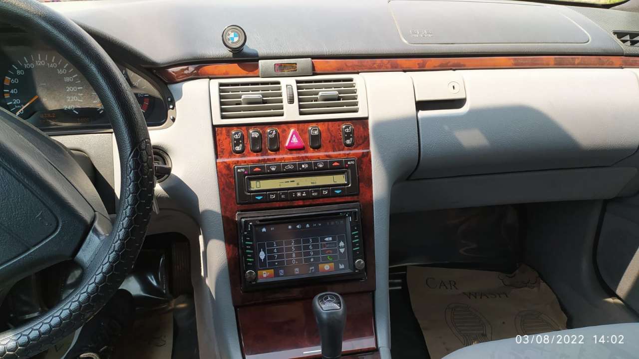 Mercedes E 240, 1999 il, 2.4 L, 274 000 km