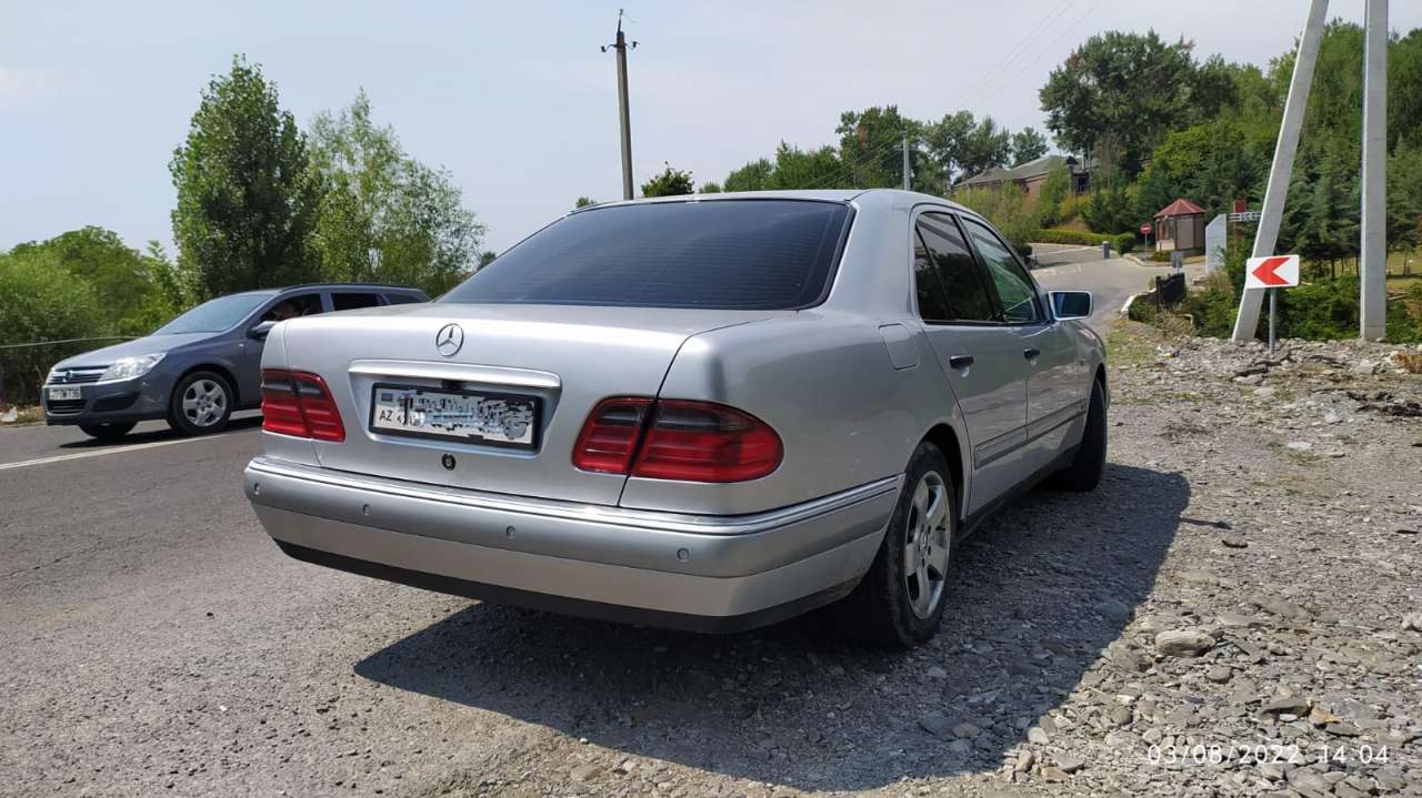 Mercedes E 240, 1999 il, 2.4 L, 274 000 km